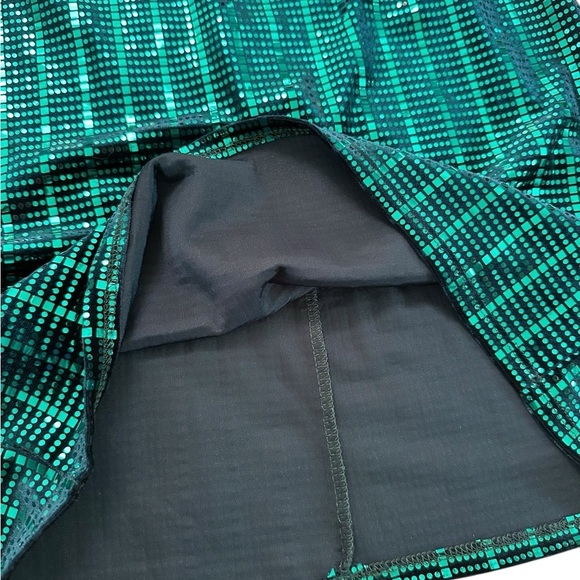 Elegant Green Sequin Dress - Picture 11 of 17